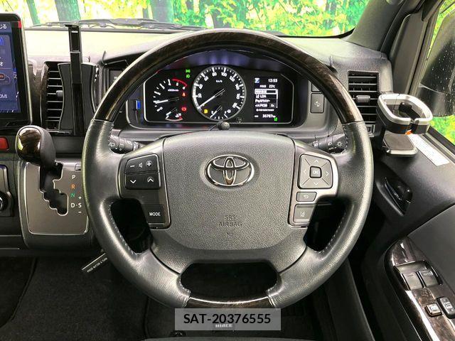 Toyota HIACE VAN 2024-07 8832117-12