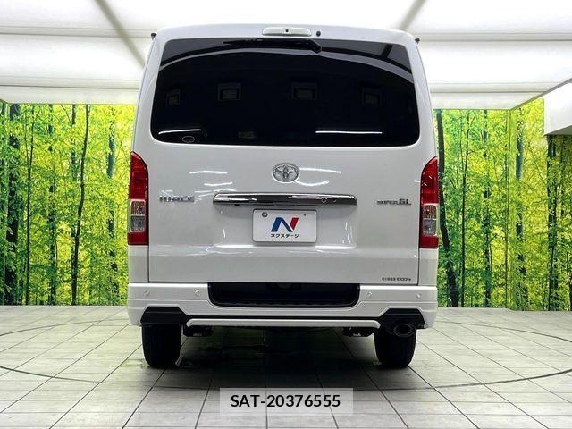 Toyota HIACE VAN 2024-07 8832117-14