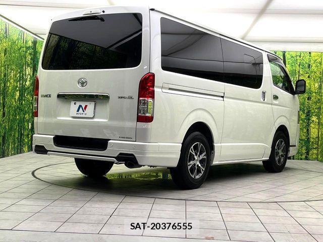 Toyota HIACE VAN 2024-07 8832117-16