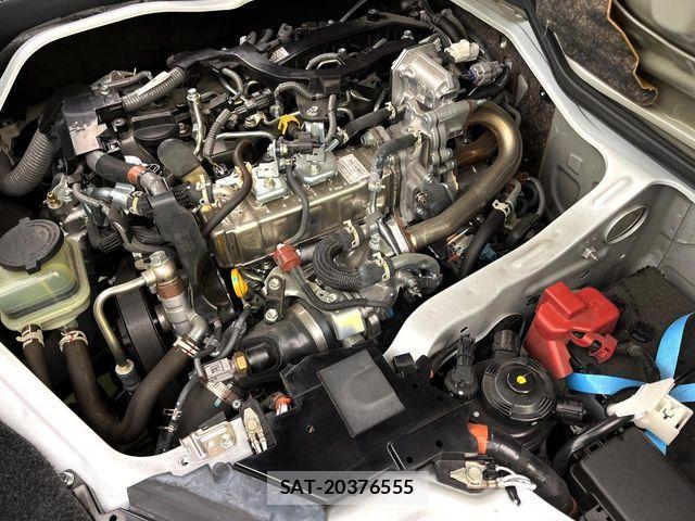 Toyota HIACE VAN 2024-07 8832117-17