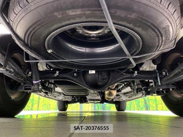 Toyota HIACE VAN 2024-07 8832117-18