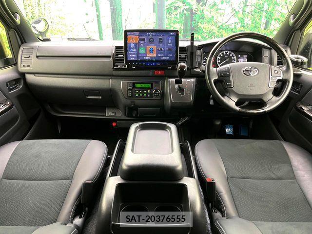 Toyota HIACE VAN 2024-07 8832117-1