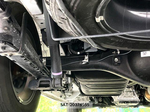 Toyota HIACE VAN 2024-07 8832117-19