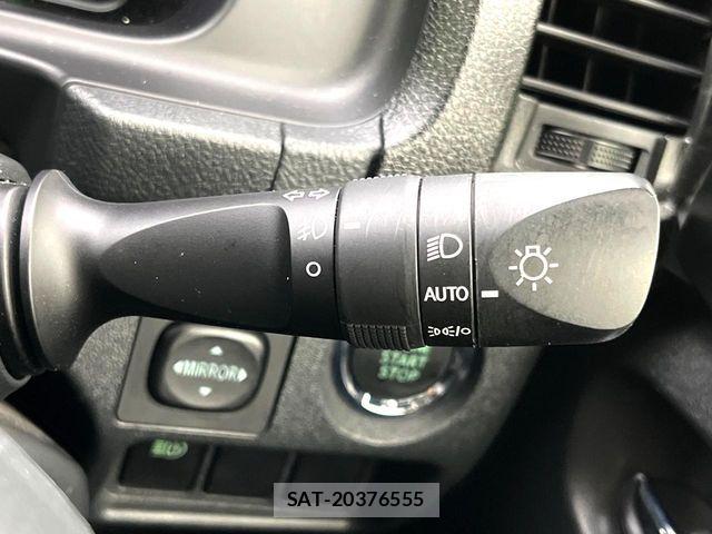 Toyota HIACE VAN 2024-07 8832117-6