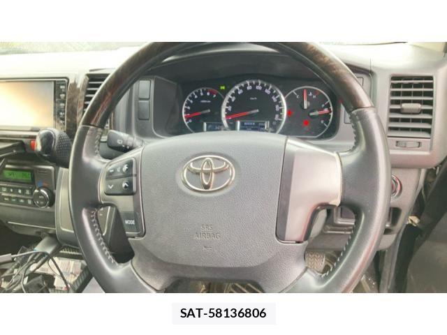 Toyota HIACE VAN 2016-07 8832143-10