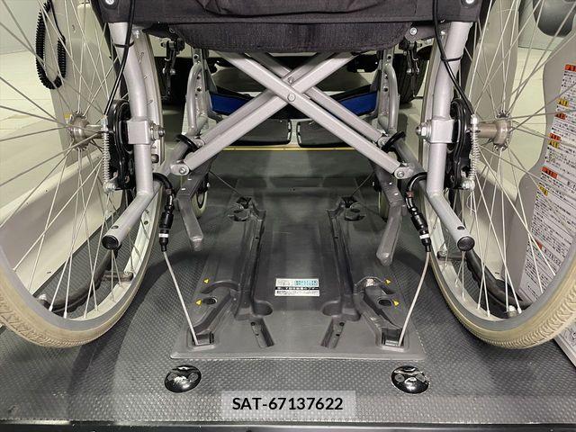 Toyota HIACE VAN 2014-04 8832142-10