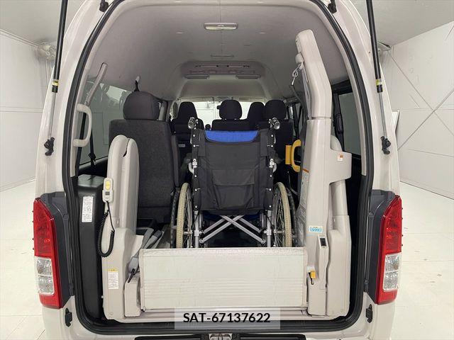 Toyota HIACE VAN 2014-04 8832142-12