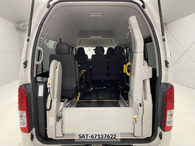 Toyota HIACE VAN 2014-04 8832142-4