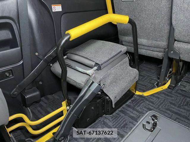 Toyota HIACE VAN 2014-04 8832142-7