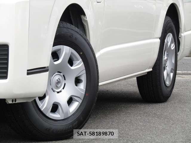 Toyota HIACE VAN 2025-10 8832126-15