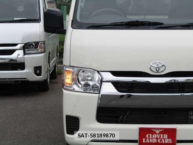 Toyota HIACE VAN 2025-10 8832126-22