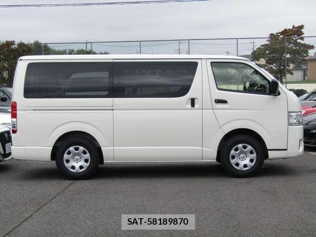 Toyota HIACE VAN 2025-10 8832126-24