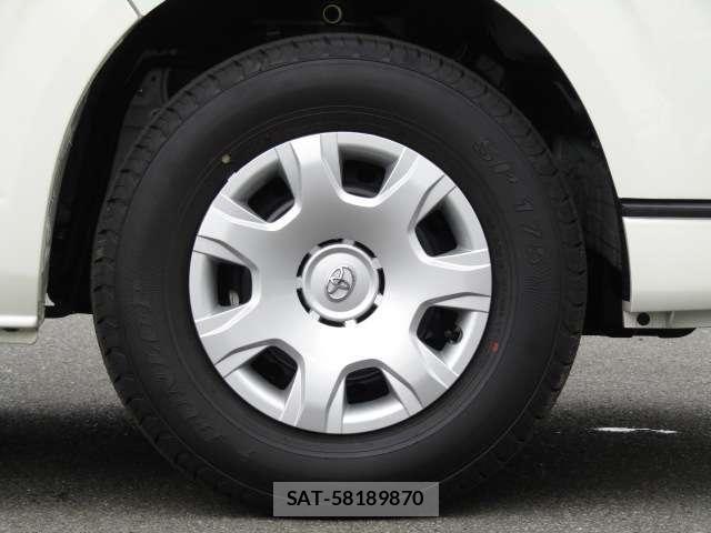 Toyota HIACE VAN 2025-10 8832126-25