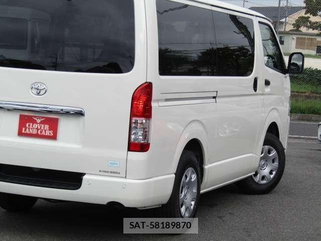 Toyota HIACE VAN 2025-10 8832126-26