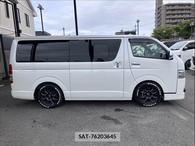 Toyota HIACE VAN 2018-12 8832124-12