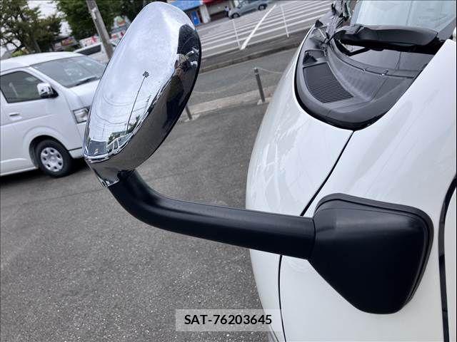 Toyota HIACE VAN 2018-12 8832124-27