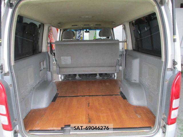 Toyota HIACE VAN 2006-04 8832151-10