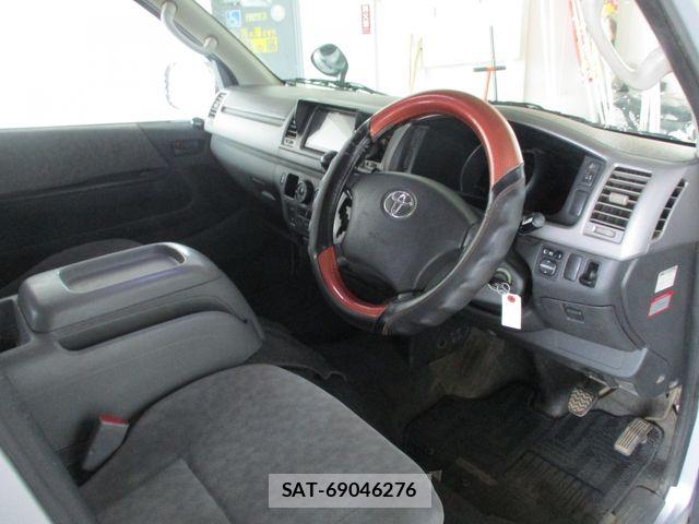 Toyota HIACE VAN 2006-04 8832151-11
