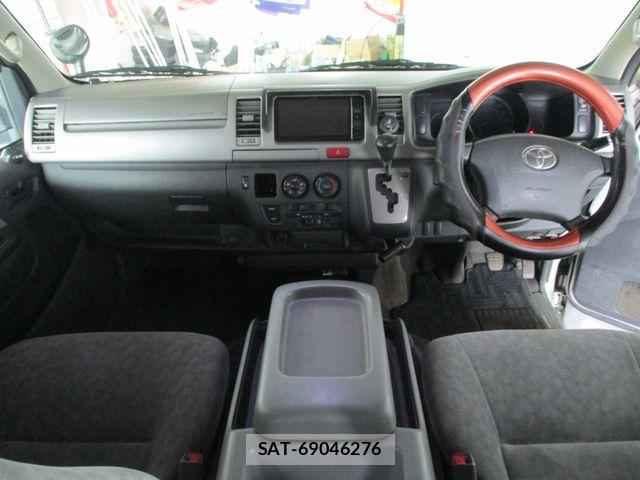 Toyota HIACE VAN 2006-04 8832151-1