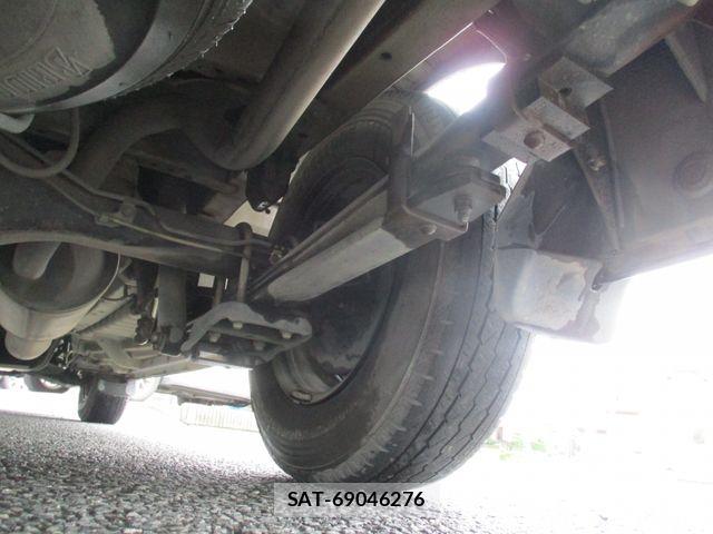 Toyota HIACE VAN 2006-04 8832151-23