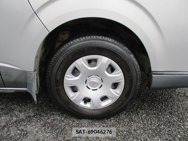 Toyota HIACE VAN 2006-04 8832151-6