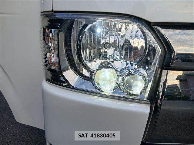 Toyota HIACE VAN 2020-08 8832137-10
