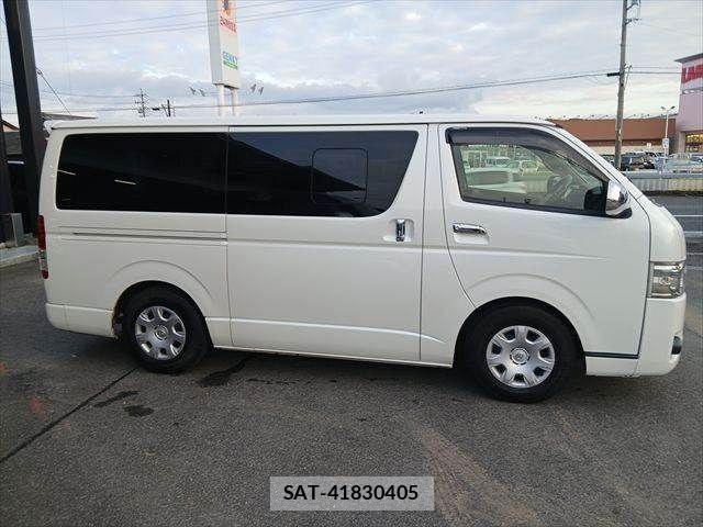 Toyota HIACE VAN 2020-08 8832137-15