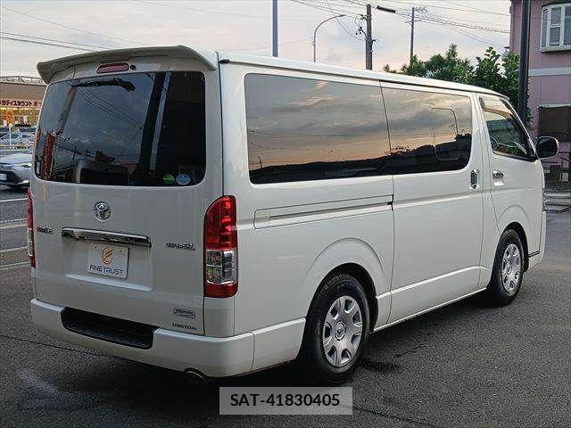 Toyota HIACE VAN 2020-08 8832137-16