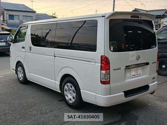 Toyota HIACE VAN 2020-08 8832137-18