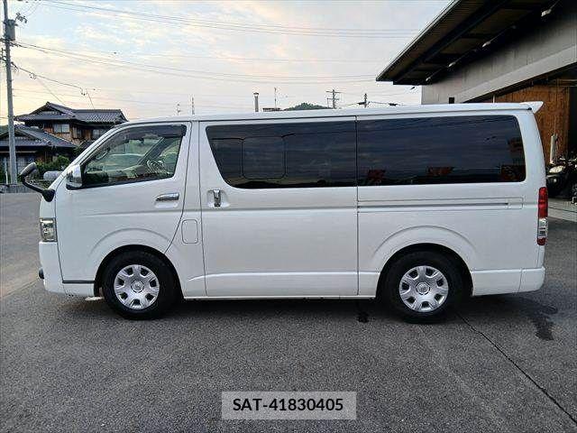 Toyota HIACE VAN 2020-08 8832137-19