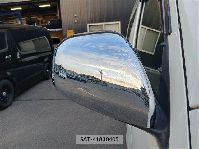 Toyota HIACE VAN 2020-08 8832137-28