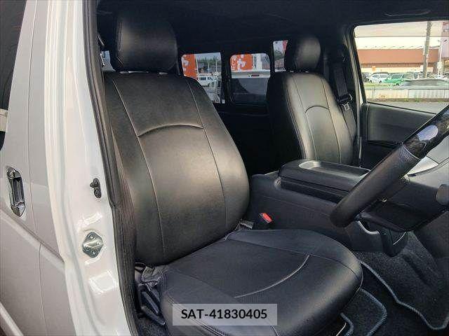 Toyota HIACE VAN 2020-08 8832137-6