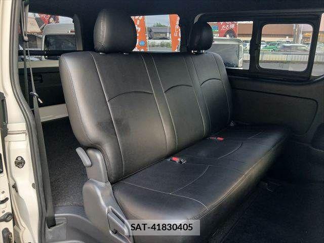 Toyota HIACE VAN 2020-08 8832137-7