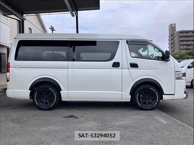Toyota HIACE VAN 2020-12 8832122-12