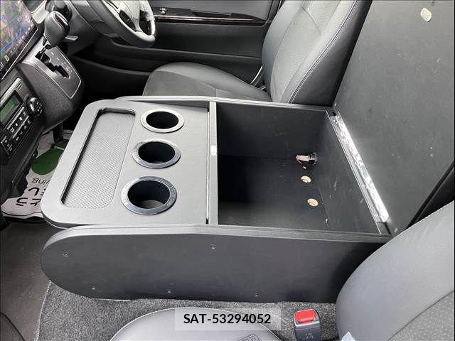 Toyota HIACE VAN 2020-12 8832122-16