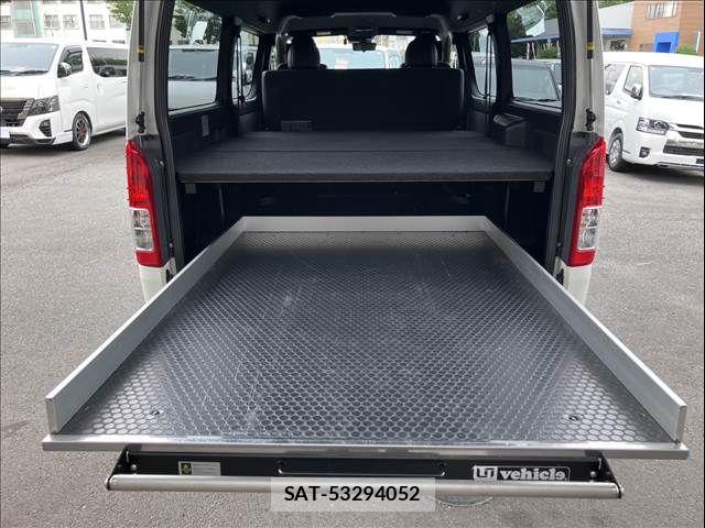 Toyota HIACE VAN 2020-12 8832122-18