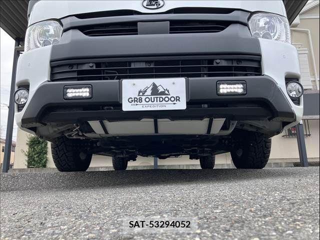 Toyota HIACE VAN 2020-12 8832122-24
