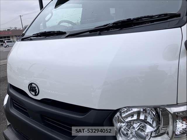 Toyota HIACE VAN 2020-12 8832122-27