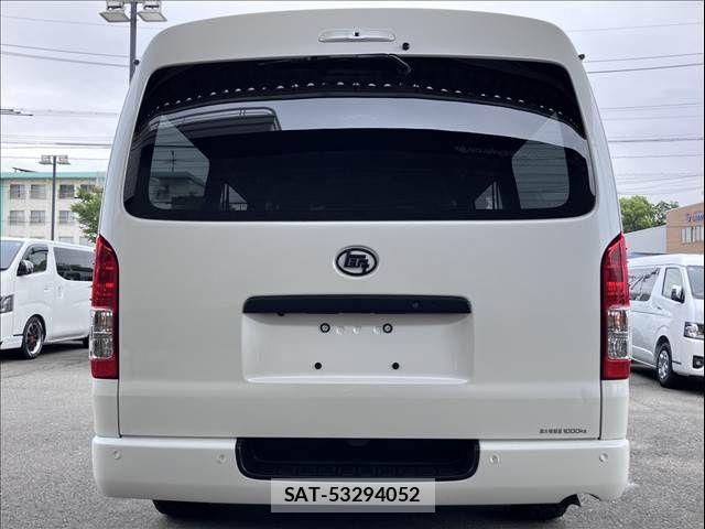 Toyota HIACE VAN 2020-12 8832122-2