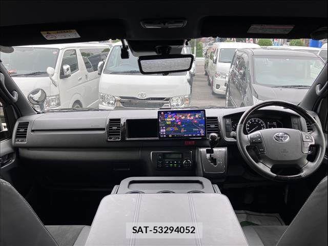 Toyota HIACE VAN 2020-12 8832122-3
