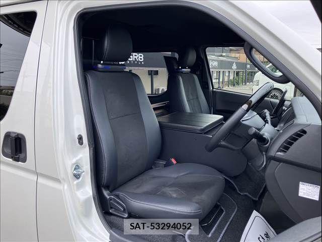 Toyota HIACE VAN 2020-12 8832122-6