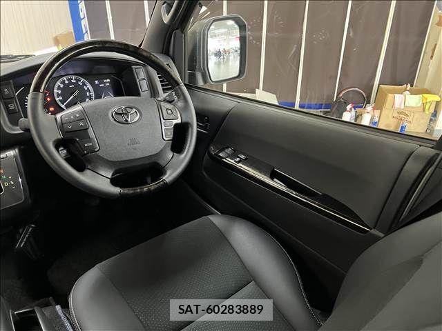 Toyota HIACE VAN 2020-09 8832116-10