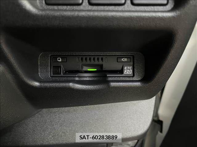 Toyota HIACE VAN 2020-09 8832116-19
