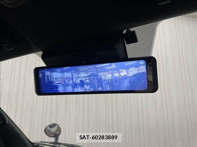 Toyota HIACE VAN 2020-09 8832116-23