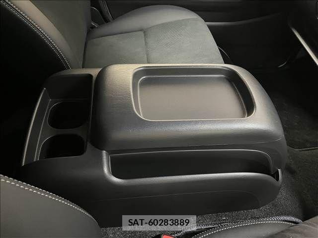 Toyota HIACE VAN 2020-09 8832116-27