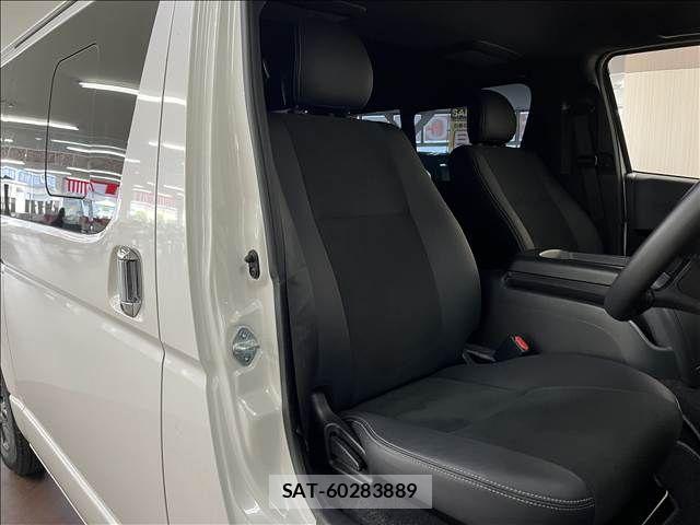 Toyota HIACE VAN 2020-09 8832116-29