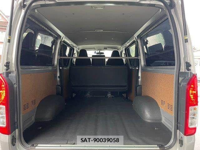 Toyota HIACE VAN 2020-12 8832128-9