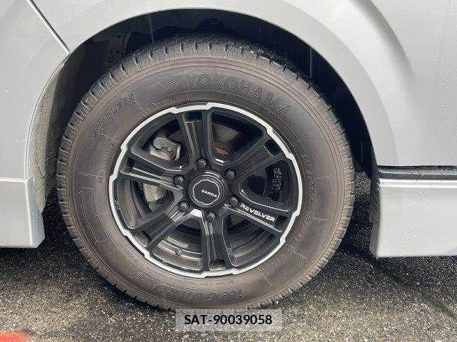 Toyota HIACE VAN 2020-12 8832128-13