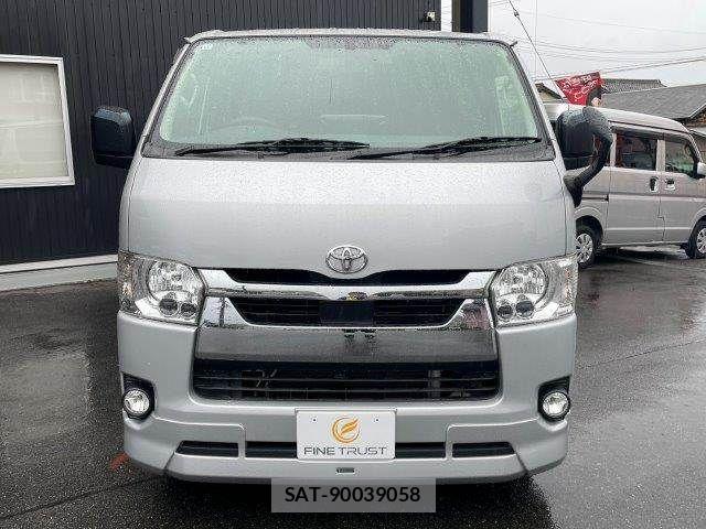 Toyota HIACE VAN 2020-12 8832128-14