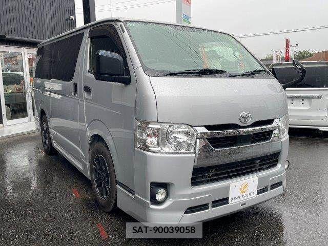Toyota HIACE VAN 2020-12 8832128-15